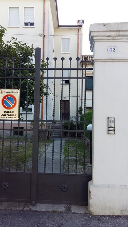 Bed and Breakfast Residenza Carducci Padua Exterior foto